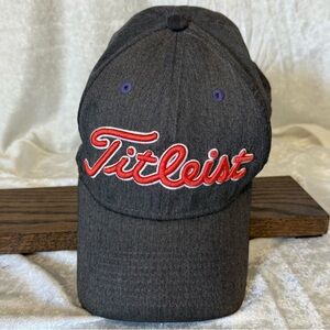 ⛳Titleist Golf Hat A-Flex Raised Orange &‎ White Stitch S/M Gray Baseball Cap